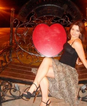 Горячая брюнетка с упругой грудью и стройной фигурой ждет тебя для развлечений по полной программе. Все твои фантазии станут явью со мной! 10454, 25 лет